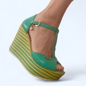 La Rose Classic Patent Leather Platform Wedge Sandals US 6
